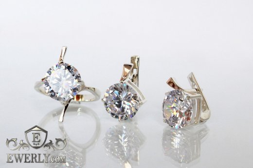 Купить набор: кольцо и серёжки из серебра с белыми камнями
