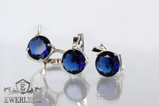 Купить набор: кольцо и серёжки из серебра с синими камнями
